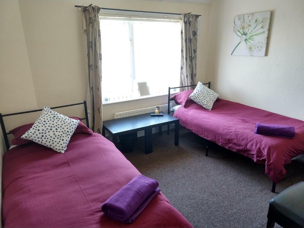 Rowe Gardens - Self Catering - Guesthouse Style - Comfortable Twin Or Double Rooms - Quiet Residential Area Workington Kültér fotó