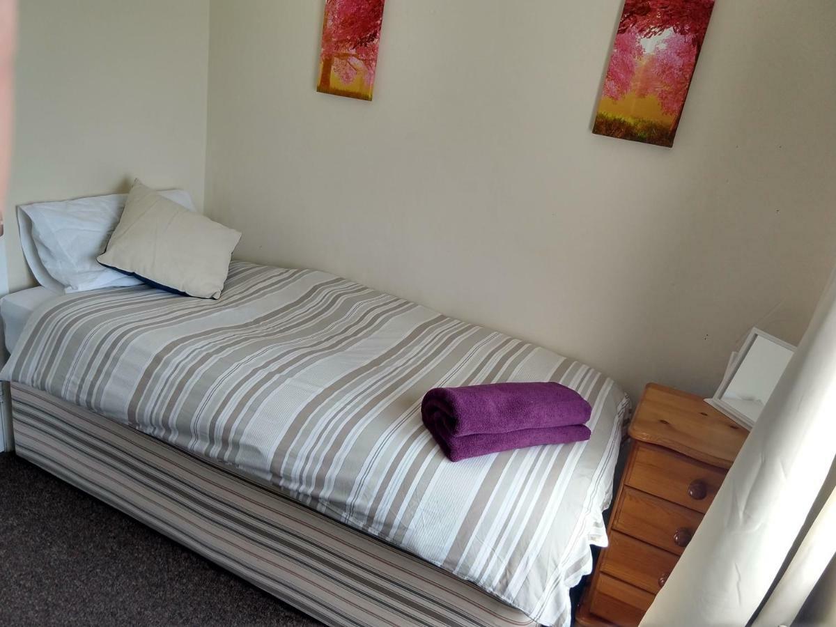 Rowe Gardens - Self Catering - Guesthouse Style - Comfortable Twin Or Double Rooms - Quiet Residential Area Workington Kültér fotó
